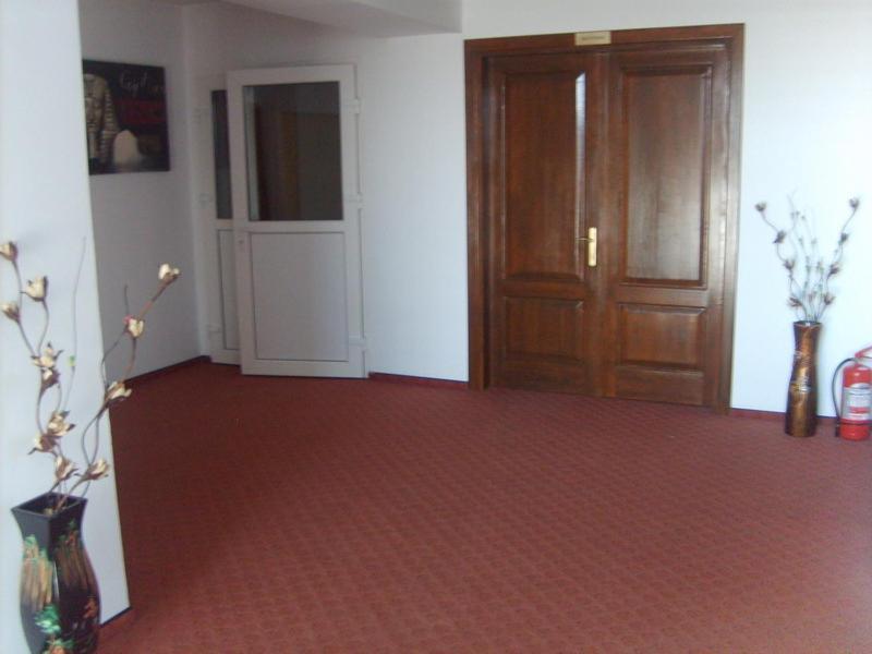 Hotel Flormang Κραϊόβα Εξωτερικό φωτογραφία