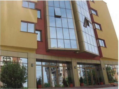 Hotel Flormang Κραϊόβα Εξωτερικό φωτογραφία