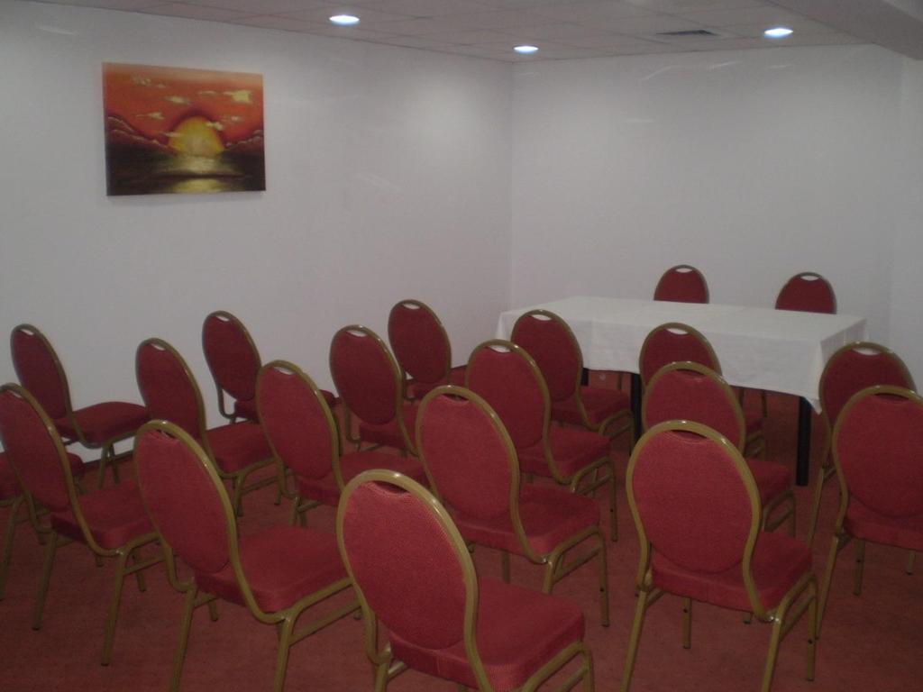 Hotel Flormang Κραϊόβα Εξωτερικό φωτογραφία
