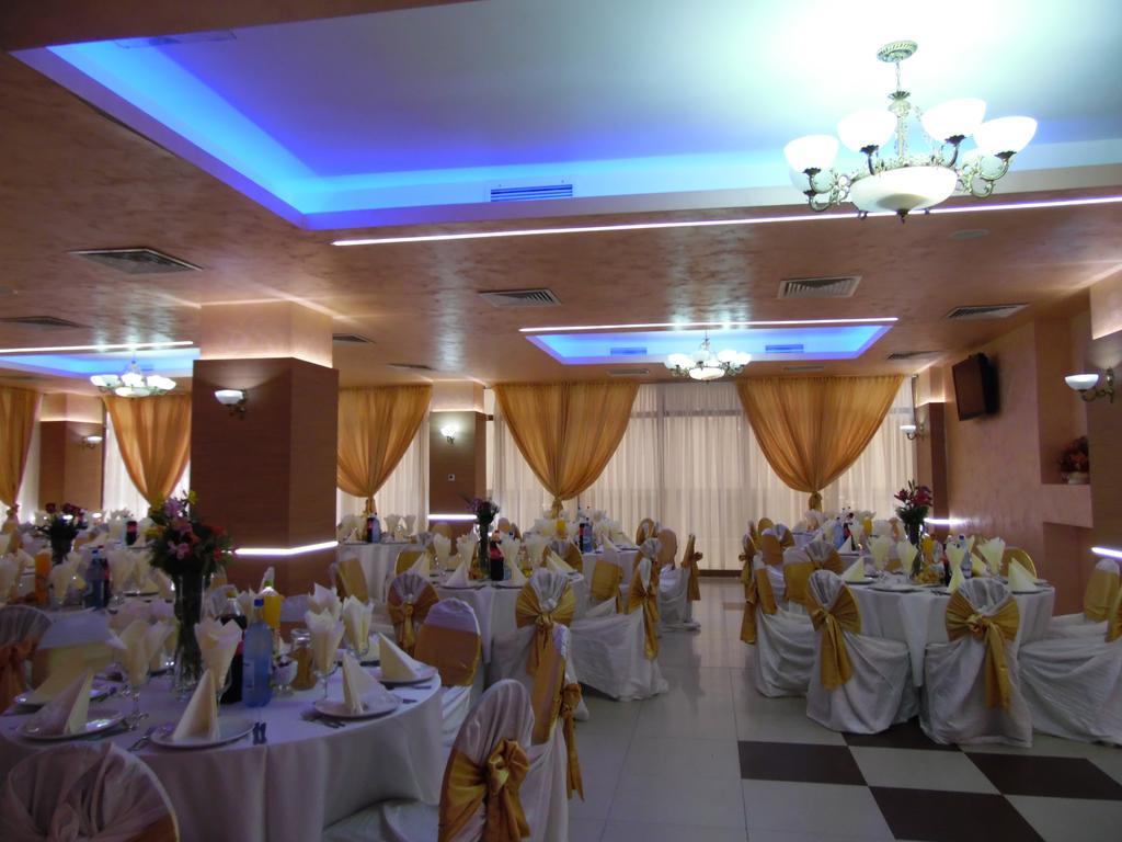Hotel Flormang Κραϊόβα Εξωτερικό φωτογραφία