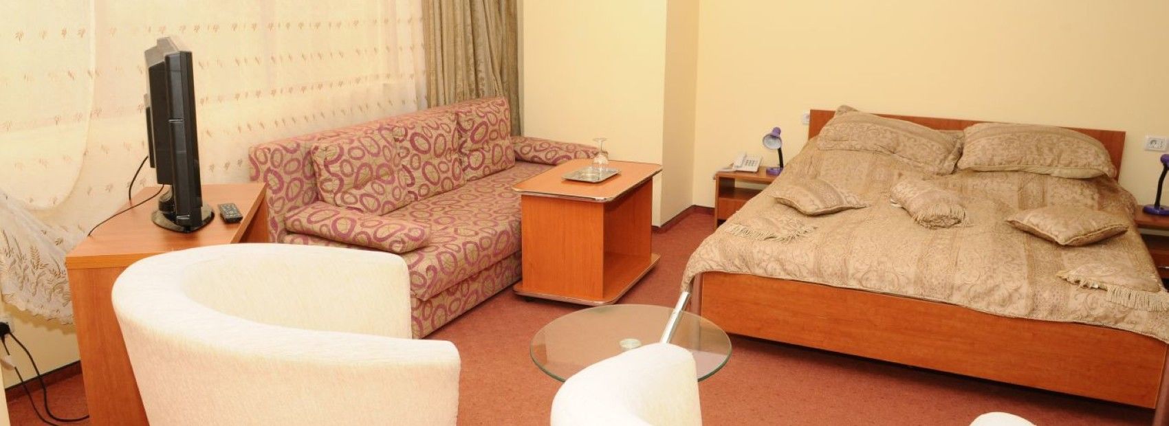 Hotel Flormang Κραϊόβα Εξωτερικό φωτογραφία