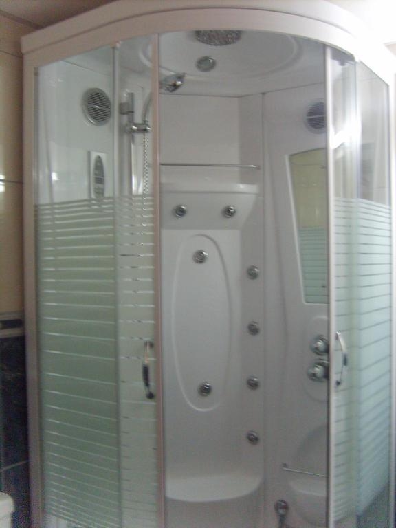 Hotel Flormang Κραϊόβα Δωμάτιο φωτογραφία
