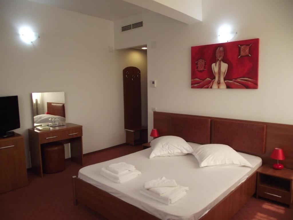 Hotel Flormang Κραϊόβα Δωμάτιο φωτογραφία